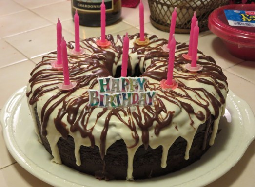 Final decorations in place.  Let's party!!