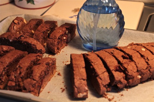 Spritz the crust lightly, cut crosswise, and stand upright.