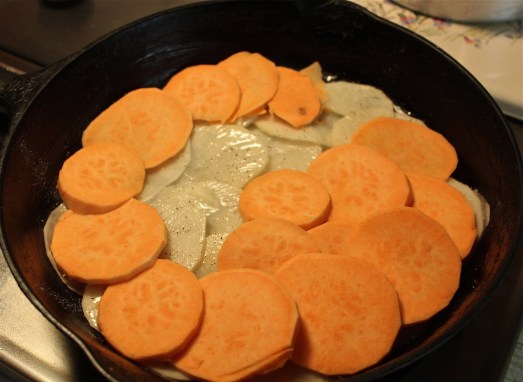 Arrange in a circular pattern in a heavy skillet.