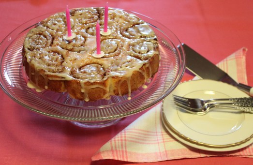 Yummy cinnamon rolls, still warm from the oven.