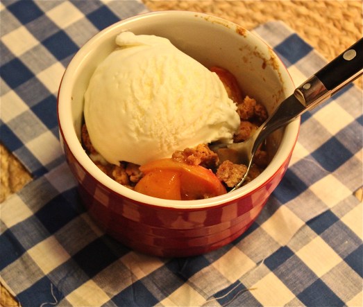 Apricot-Amaretti Crisp